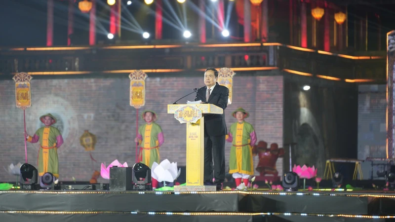 El presidente de la Asamblea Nacional de Vietnam, Tran Thanh Man, habla en el evento. (Foto: quochoi.vn)