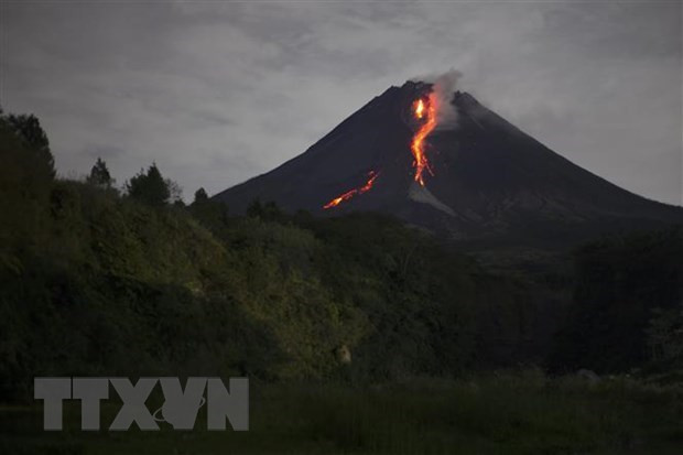 El volcán Anak Krakatoa entra en erupción en Indonesia. (Fotografía: VNA)