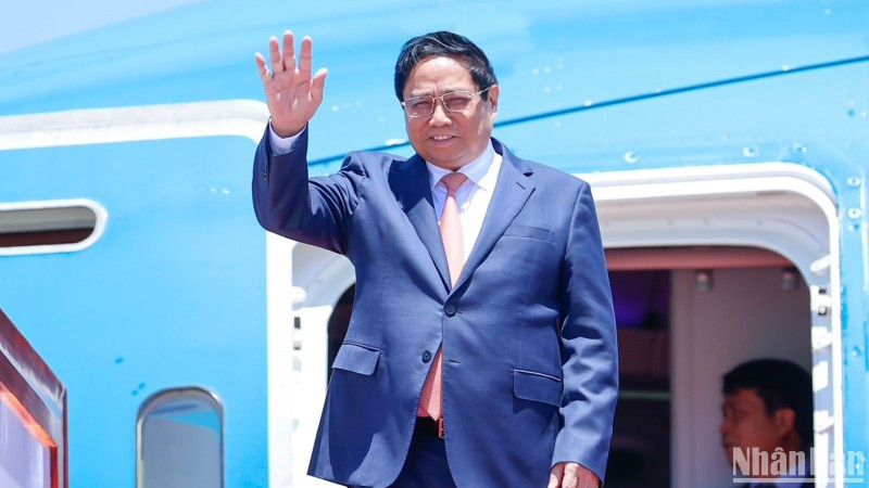 El primer ministro de Vietnam, Pham Minh Chinh, llega a China para reunión del FEM.