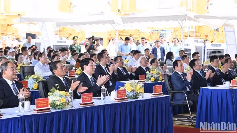 El presidente de Vietnam, Luong Cuong, asiste al acto. (Foto: Nhan Dan)