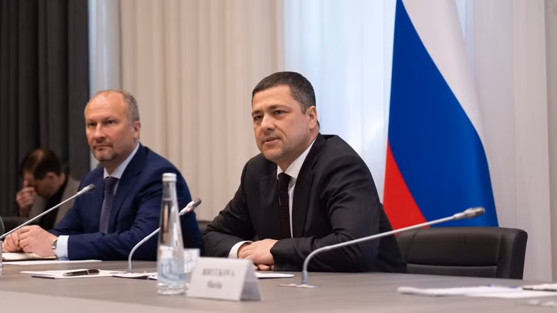 El gobernador de la provincia de Pskov, Mikhail Vedernikov, en el evento. 