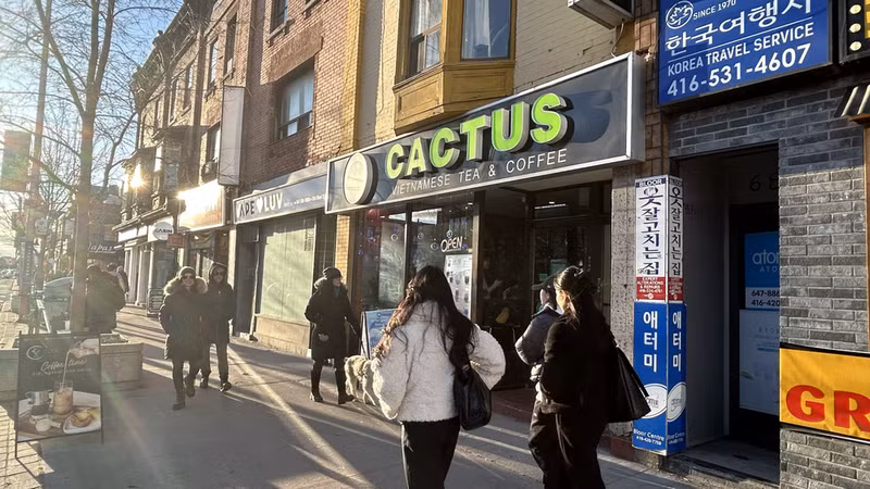 La tienda presenta los productos de café vietnamita de Cactus en un barrio central de Toronto, Canadá. (Foto: baotintuc.vn)