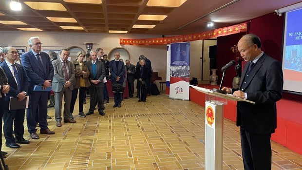 El embajador vietnamita, Dinh Toan Thang, interviene en el evento (Fotografía: VNA)