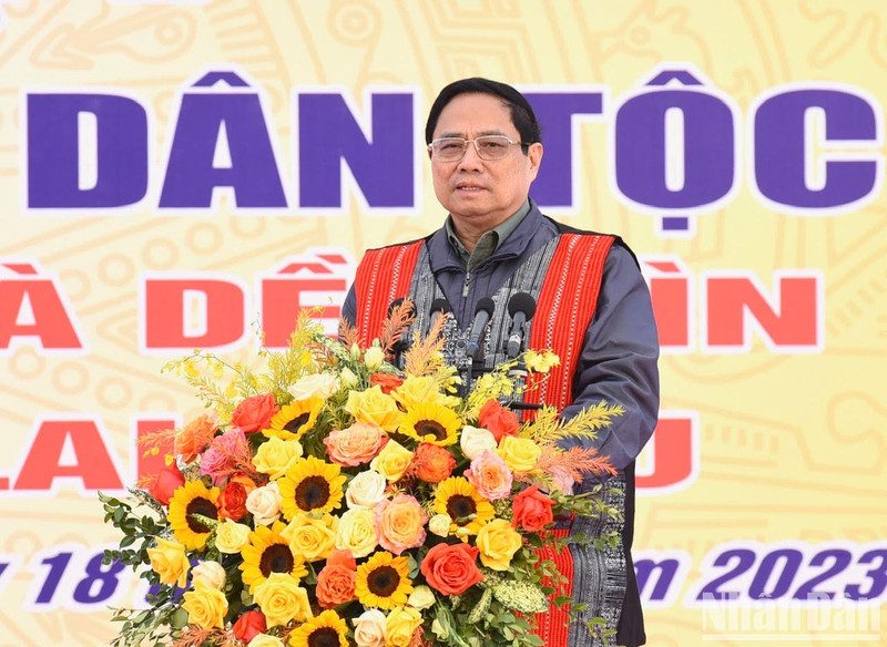 El primer ministro de Vietnam, Pham Minh Chinh, habla en la cita.