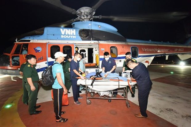 Rescatan a pescador afectado por síndrome de descompresión en Truong Sa (Spratly) (Fotografía: VNA)