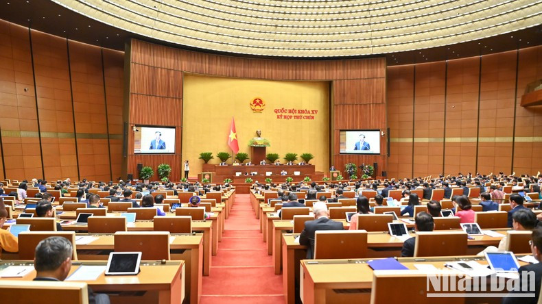Parlamento de Vietnam revisa la implementación del plan de desarrollo socioeconómico