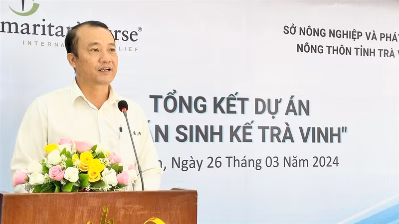 Le Van Dong, subdirector del Servicio de Agricultura y Desarrollo Rural de Tra Vinh, habla en el evento. (Foto: travinh.gov.vn)