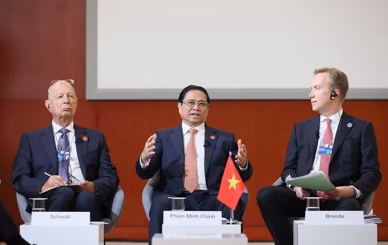 El primer ministro Pham Minh Chinh habla en el evento (Fotografía: VNA)