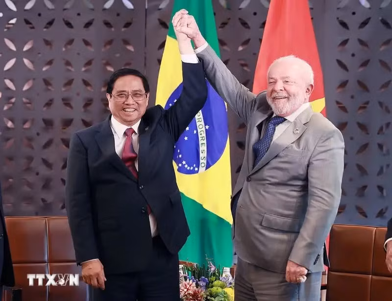 El primer ministro vietnamita, Pham Minh Chinh, se reúne con el presidente brasileño, Lula da Silva, en mayo de 2023. (Foto: VNA)