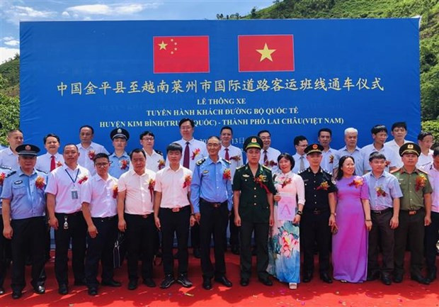 Abren al tránsito ruta de transporte de pasajeros Lai Chau-Yunnan. (Fotografía: VNA)