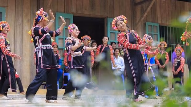 Gracias a la implementación exitosa de la política de considerar al ser humano como centro, Vietnam ha alcanzado logros en la garantía de los derechos humanos, reconocidos y apreciados por la comunidad internacional. (Fotografía: VNA)
