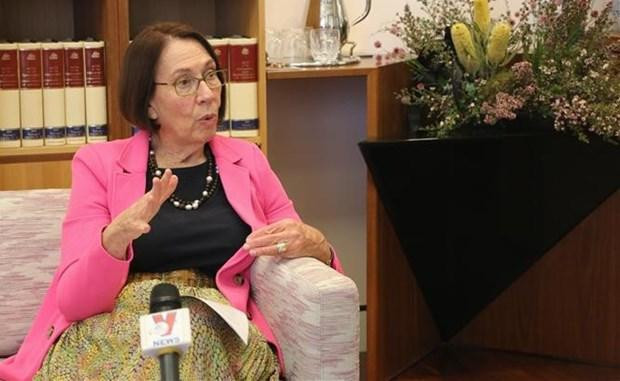 La presidenta del Senado de Australia, Sue Lines, en la entrevista. (Fotografía: VNA)