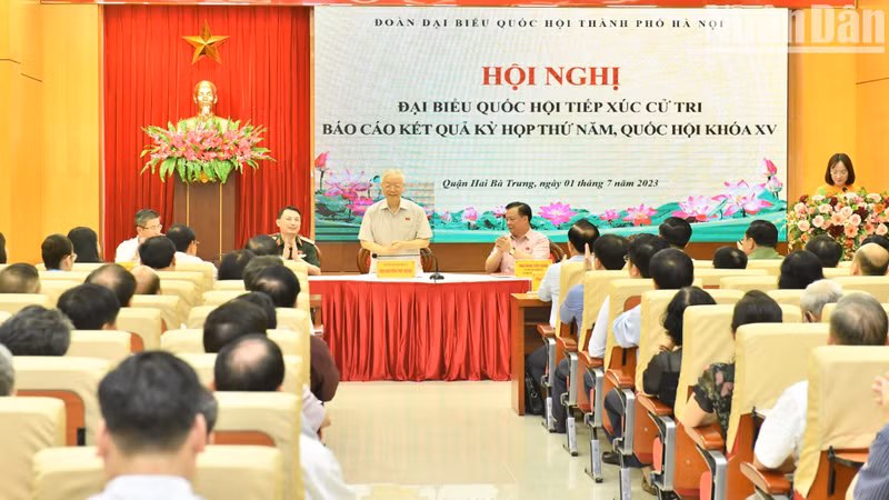 Máximo dirigente partidista de Vietnam se reúne con votantes de Hanói