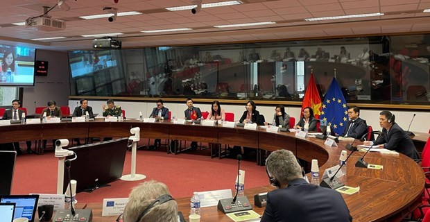 Panorama de la reunión (Foto transmitida por VNA)