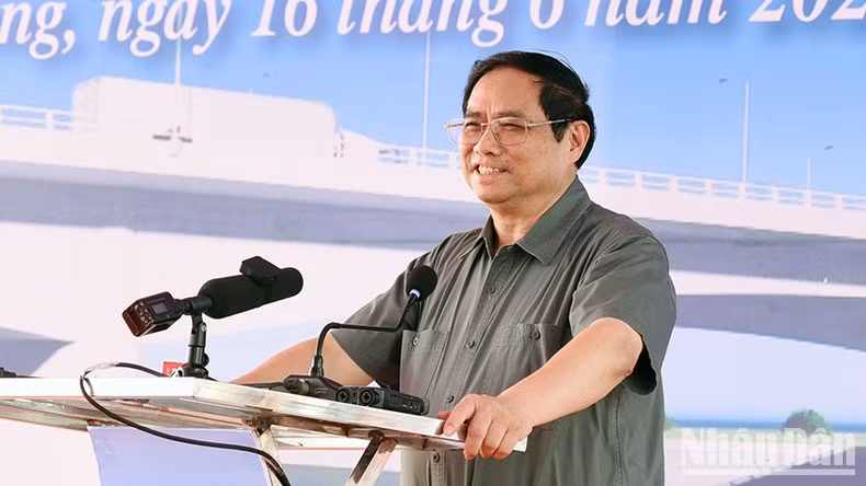 Minh Chinh interviene en la cita.