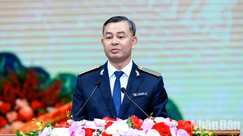 Interviene Ngo Van Tuan, auditor general estatal de Vietnam.