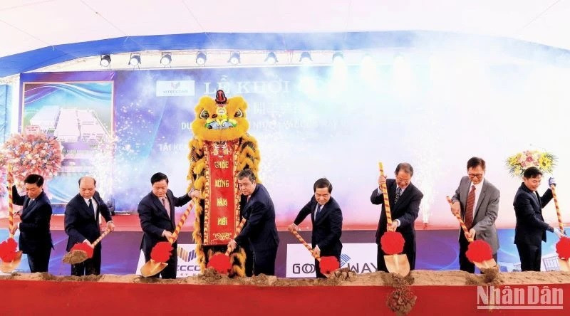 En el acto de inauguración.