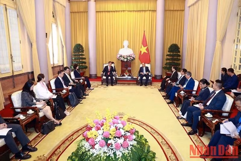 Panorama de la reunión.