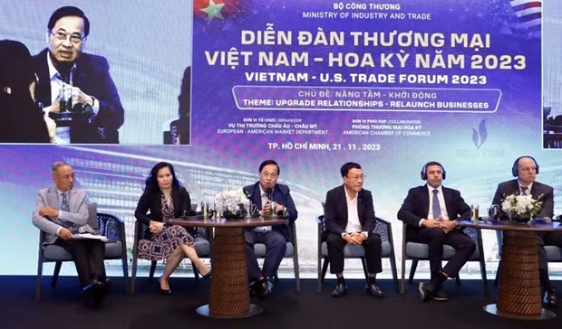 Representantes de empresas comparten oportunidades de cooperación. Representantes de empresas comparten oportunidades de cooperación.