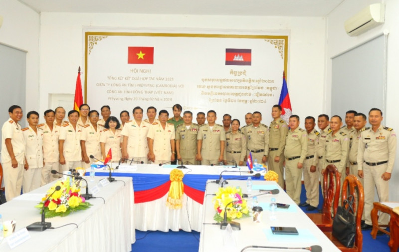 Participantes en el evento (Foto: cand.com.vn)