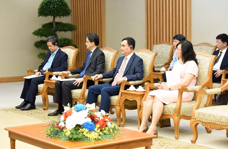 Representantes de los sectores y ministerios vietnamitas. Representantes de los sectores y ministerios vietnamitas.