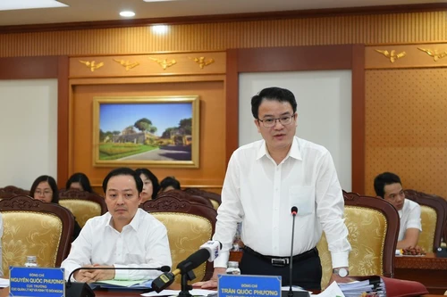 El viceministro de Finanzas de Vietnam Tran Quoc Phuong habla en la reunión. (Foto: VGP)