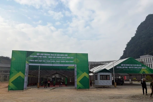 Vista del área donde se organiza la feria. (Foto: baocaobang.vn)