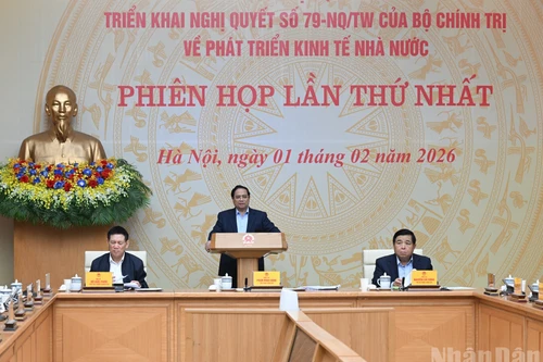 El primer ministro de Vietnam, Pham Minh Chinh, interviene en la sesión.