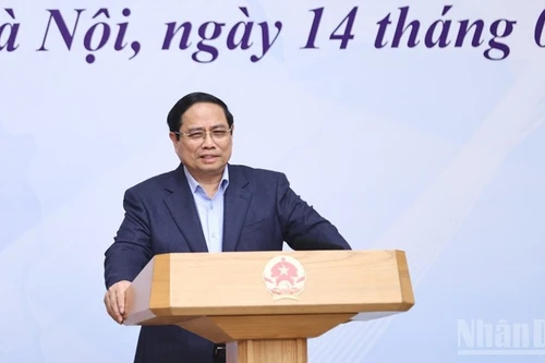 El primer ministro de Vietnam, Pham Minh Chinh, preside la conferencia. (Foto: Nhan Dan)