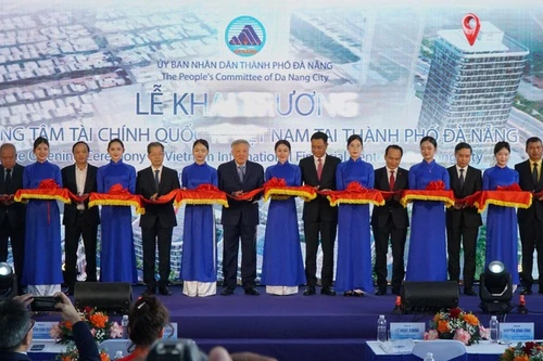 Escena de la ceremonia inaugural del Centro Financiero Internacional en Da Nang. (Foto: VNA)
