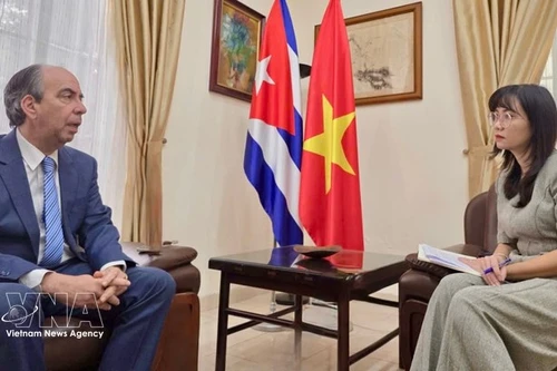 El embajador de Cuba en Vietnam, Rogelio Polanco Fuentes, en la entrevista con la VNA. (Foto: VNA)