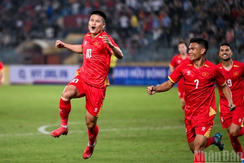 [Foto] Vietnam golea 3-0 a Bangladés en partido amistoso