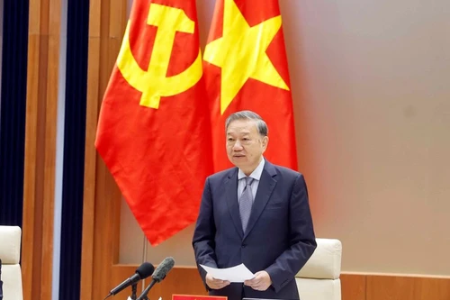 El secretario general del PCV, To Lam, pronuncia un discurso. (Foto: VNA)