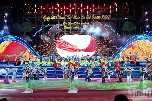 Una actuación artística en el evento.