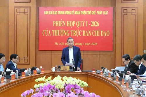 El secretario general del Partido Comunista de Vietnam, To Lam, preside la reunión del primer trimestre de la junta permanente del Comité Directivo para el perfeccionamiento de las instituciones y el sistema jurídico.