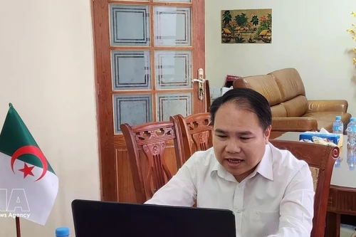 El consejero comercial de Vietnam en Argelia, Hoang Duc Nhuan, en el evento. (Fuente: VNA)