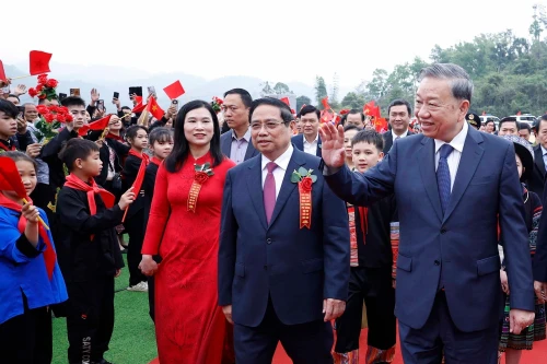 El secretario general del PCV, To Lam, y el premier Pham Minh Chinh acuden a la ceremonia.