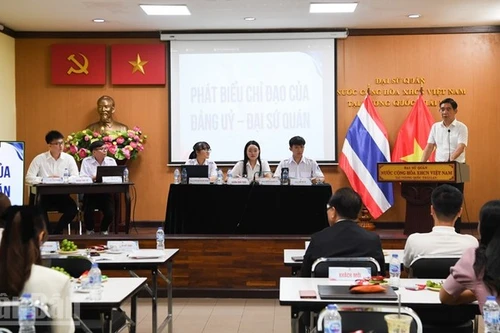 El embajador de Vietnam en Tailandia, Pham Viet Hung, interviene en el congreso. (Fotografía: Nhan Dan)
