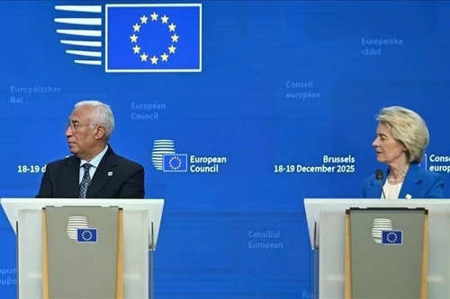 La presidenta de la Comisión Europea, Ursula von der Leyen (derecha), y el presidente del Consejo Europeo, Antonio Costa. (Foto: VNA)