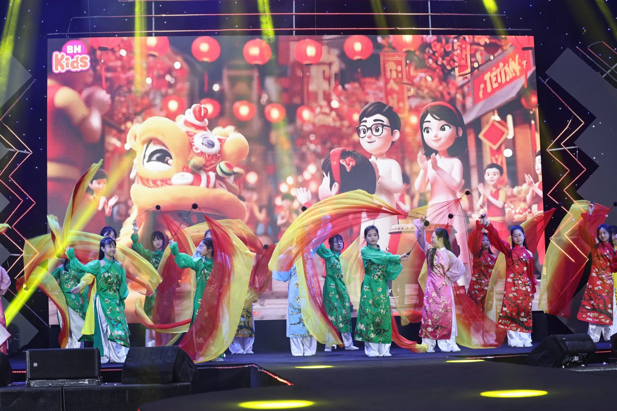 El Festival del Año Nuevo Lunar 2026 en la escuela secundaria de Giang Vo, en el homónimo barrio hanoyense, ofrece un espacio lúdico de intercambio entre estudiantes, maestros, padres y la comunidad.