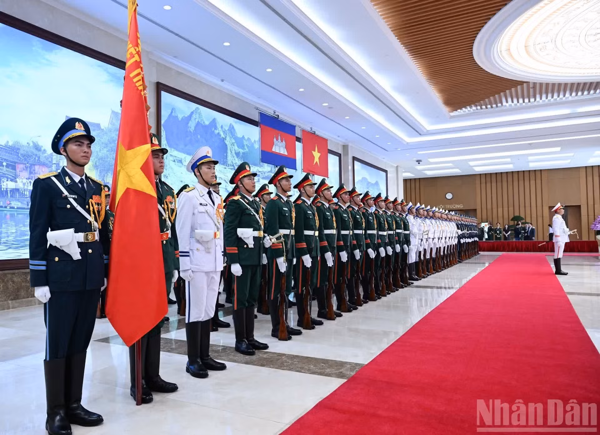 La guardia de honor del Ejército Popular de Vietnam.