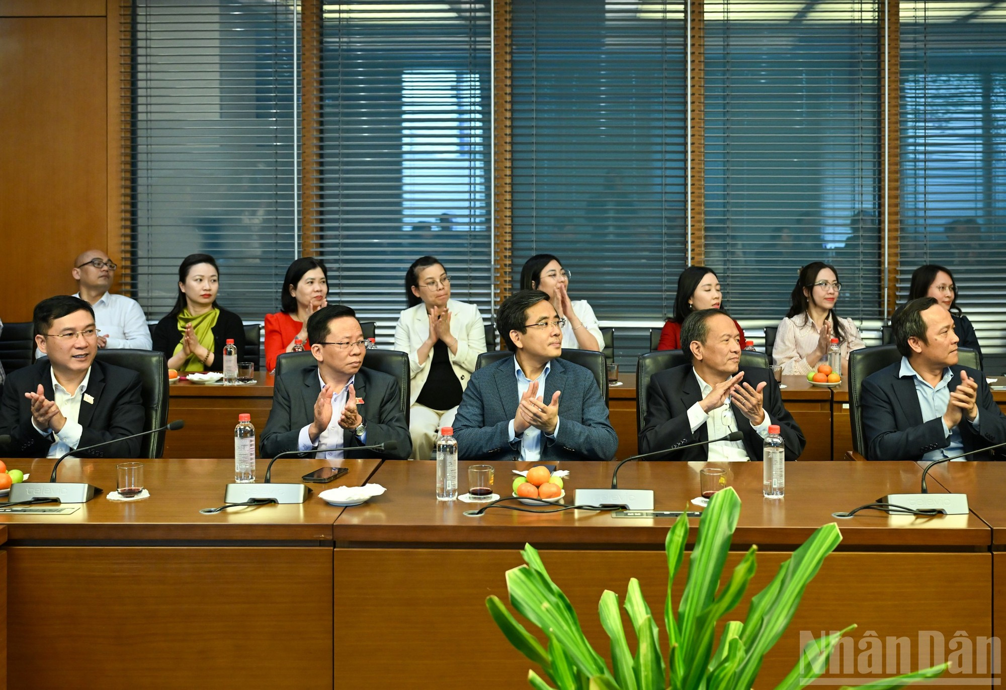 Miembros de la Comisión de Economía y Finanzas de la AN.