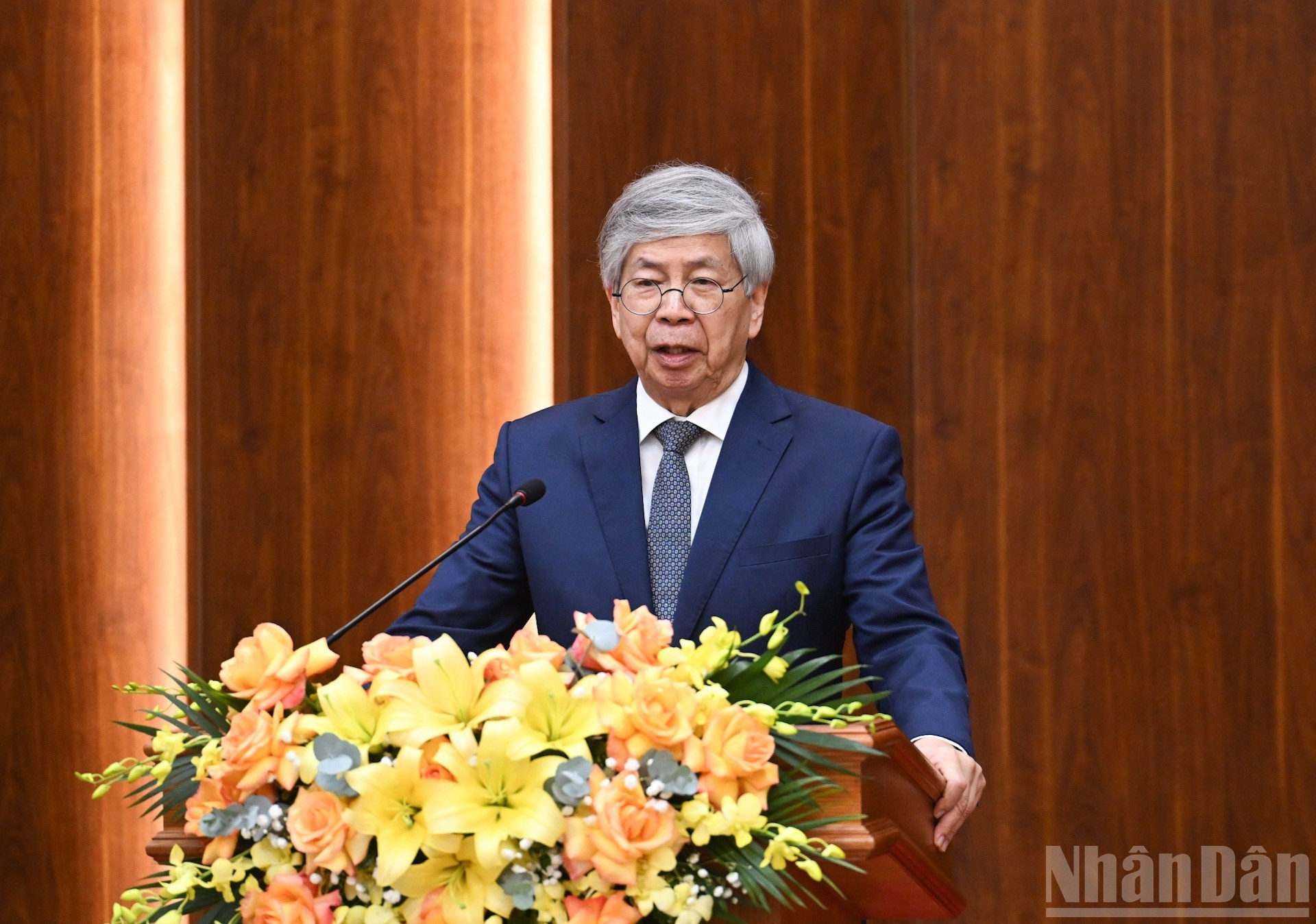 El profesor Dang Vu Minh aporta opiniones.