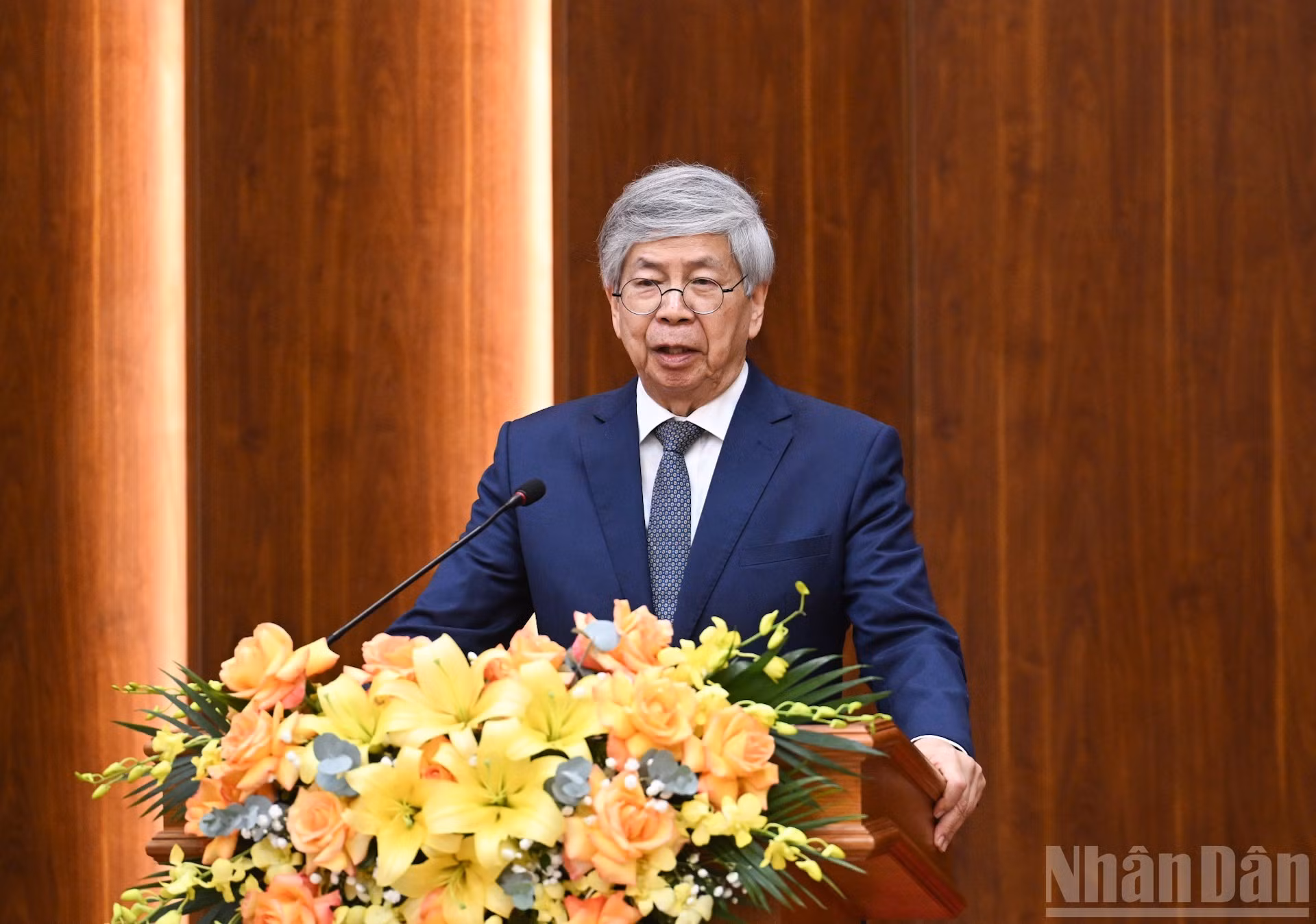 El profesor Dang Vu Minh aporta opiniones.