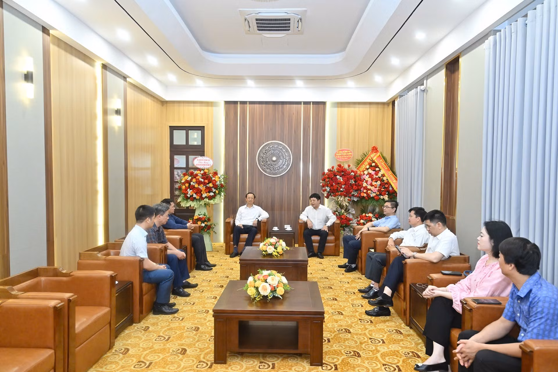 En nombre de los dirigentes de su cartera, el viceministro de Educación y Formación Pham Ngoc Thuong agradece el apoyo de este órgano central del Partido a la educación nacional, en particular a las actividades del ministerio.