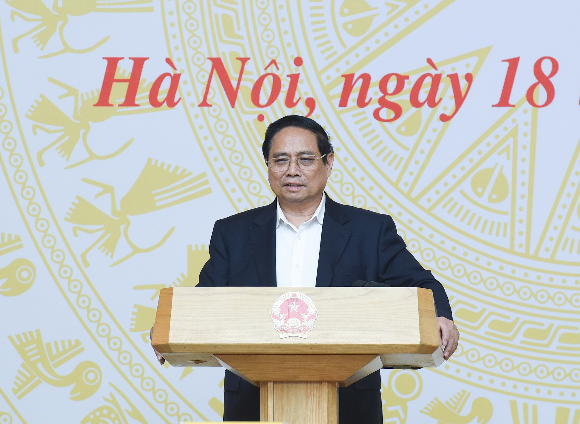 El jefe de Gobierno preside la conferencia.