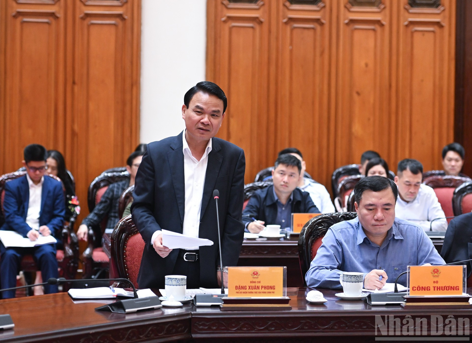 El subjefe permanente de la Oficina Gubernamental, Dang Xuan Phong, en su intervención.