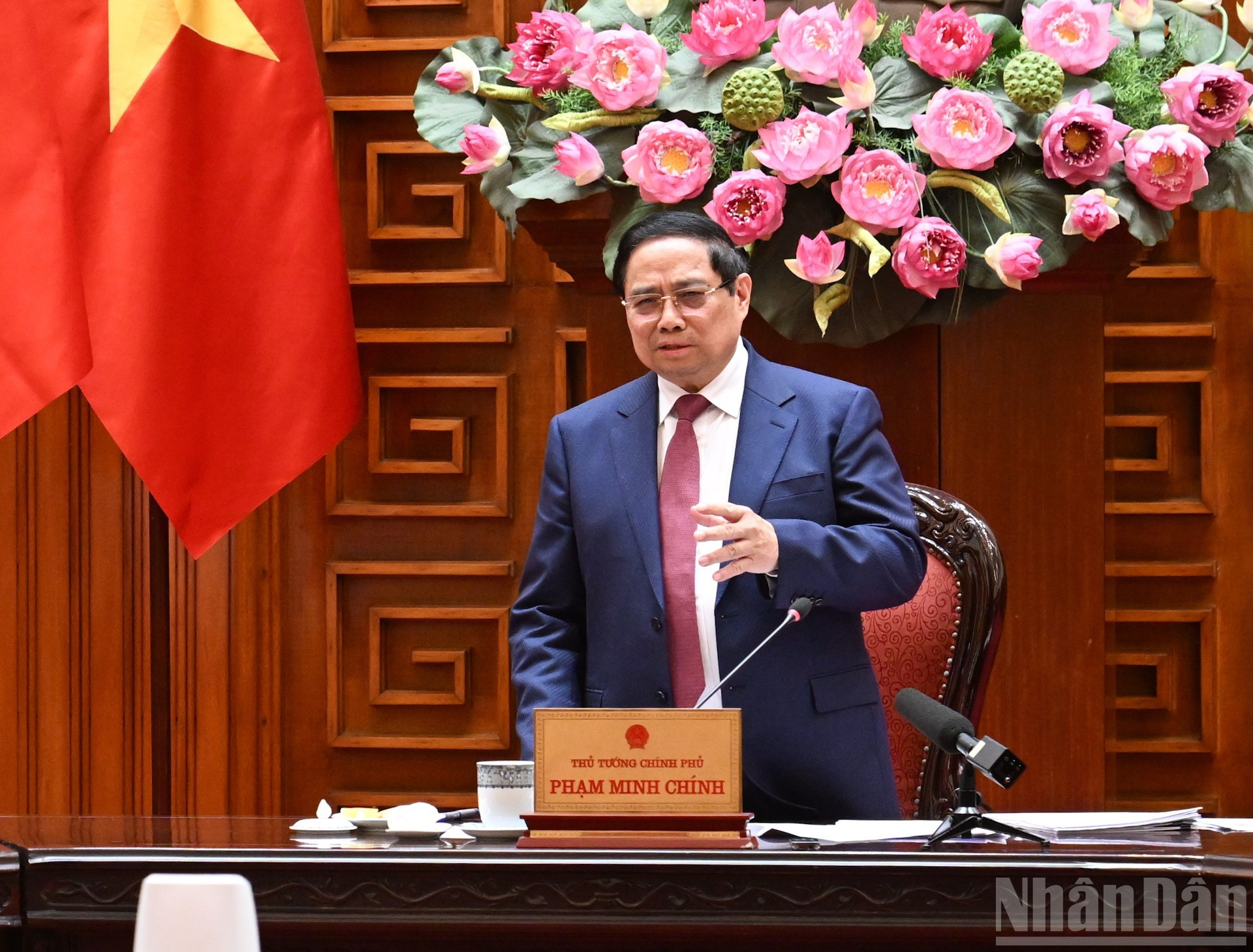 El premier Pham Minh Chinh conduce la reunión.