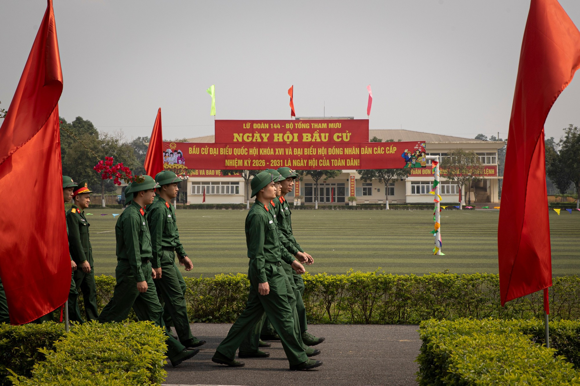 Los casi mil 400 votantes en el Pelotón 14 de la Brigada 144, adscrita al Estado Mayor General del Ejército Popular de Vietnam, están listos para la jornada electoral.