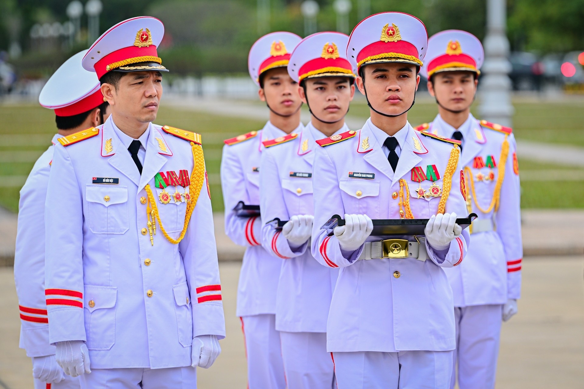 La distinción que se concede a esos ejemplos cívicos es la Insignia del Tío Ho.